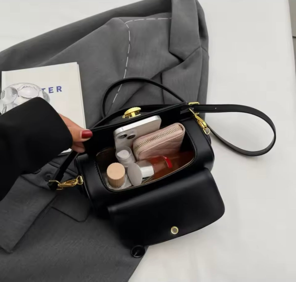 Classy versatile faux leather retro flap crossbody bag purse