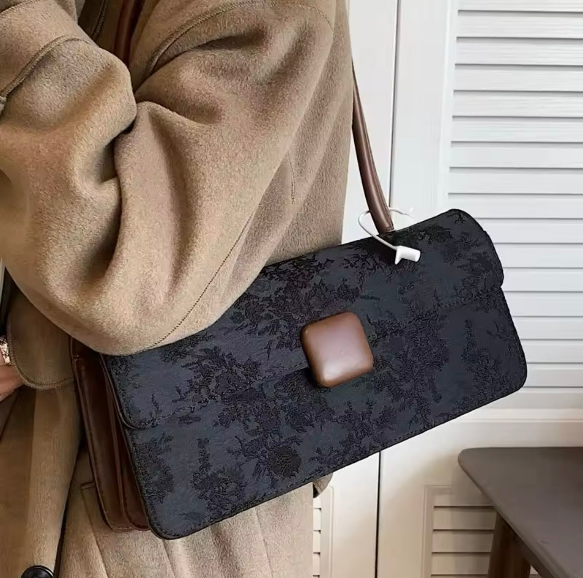Elegant chic vintage French print purse shoulder bag